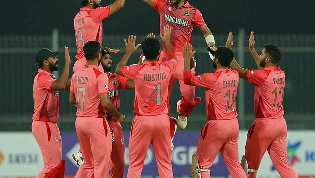 বিমানবন্দরের গেটে সোহানের প্রতিশ্রুতি, আর দুবাইয়ের ফ্ল্যাট পিচে বাংলাদেশের অপরীক্ষিত লেজার